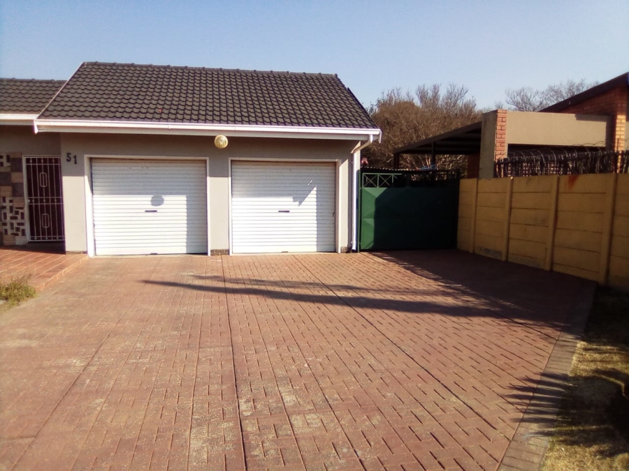 To Let 3 Bedroom Property for Rent in Brackenhurst Gauteng