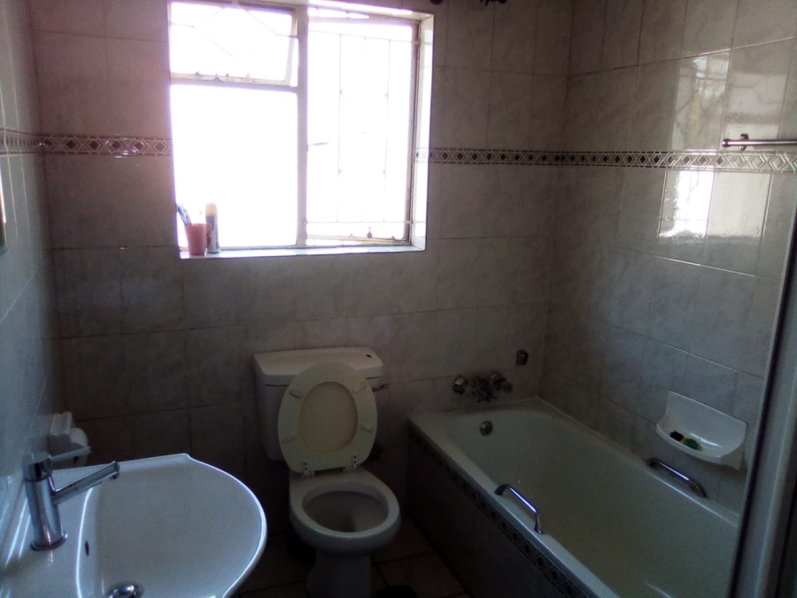 To Let 3 Bedroom Property for Rent in Brackenhurst Gauteng