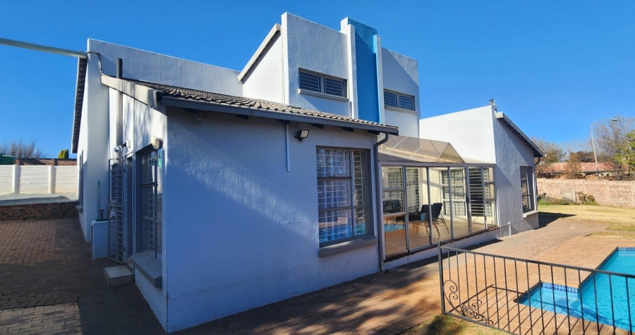 5 Bedroom Property for Sale in Suideroord Gauteng