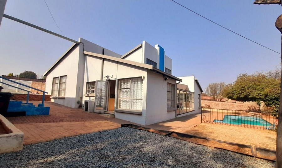 5 Bedroom Property for Sale in Suideroord Gauteng