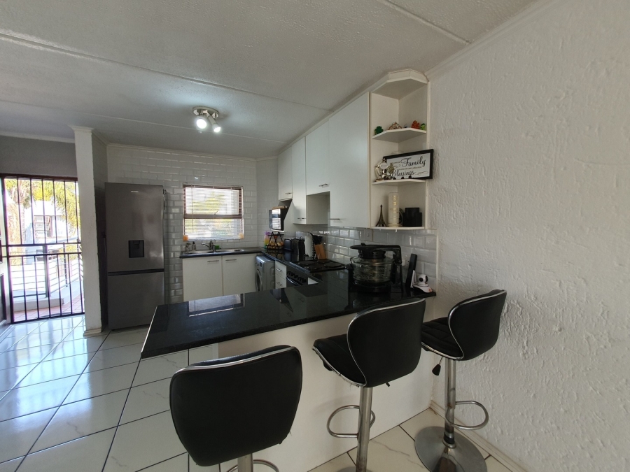 1 Bedroom Property for Sale in Paulshof Gauteng