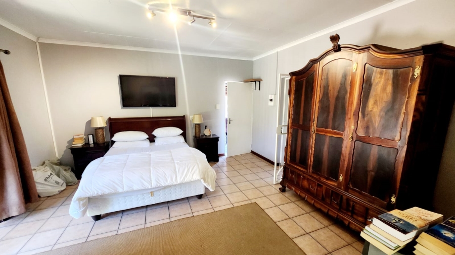 4 Bedroom Property for Sale in Eldoraigne Gauteng