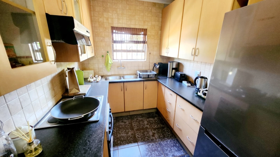 4 Bedroom Property for Sale in Eldoraigne Gauteng