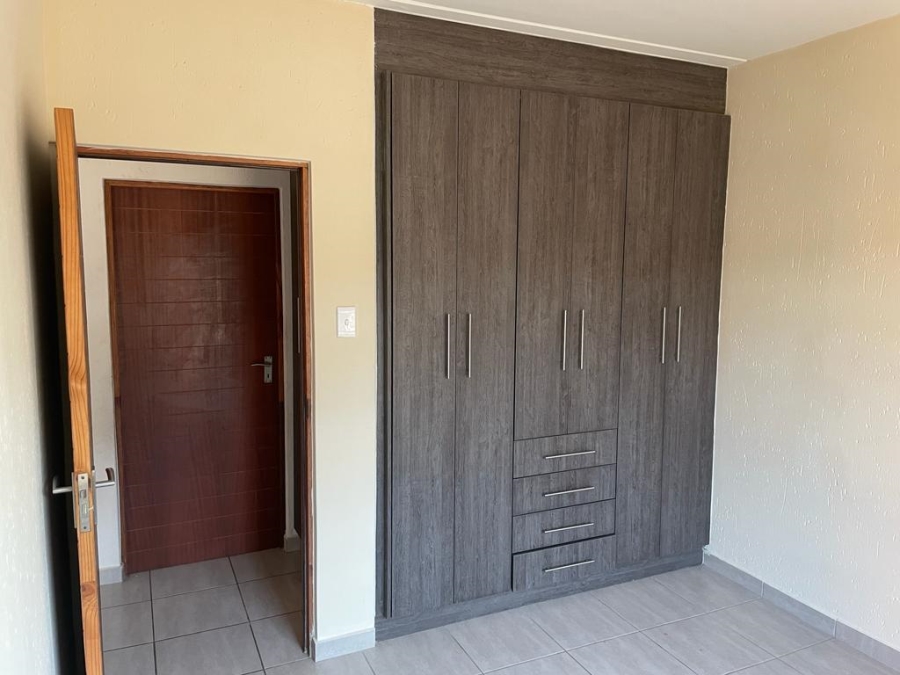 To Let 2 Bedroom Property for Rent in Terenure Gauteng