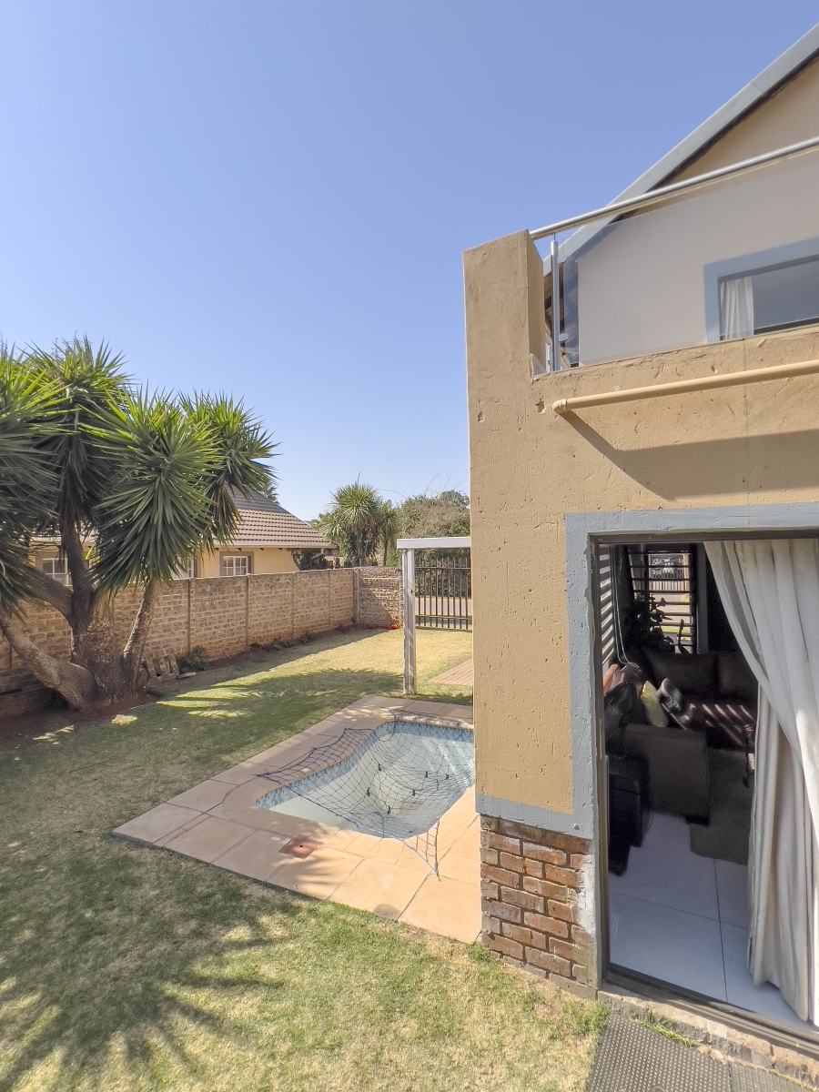 3 Bedroom Property for Sale in Pomona AH Gauteng