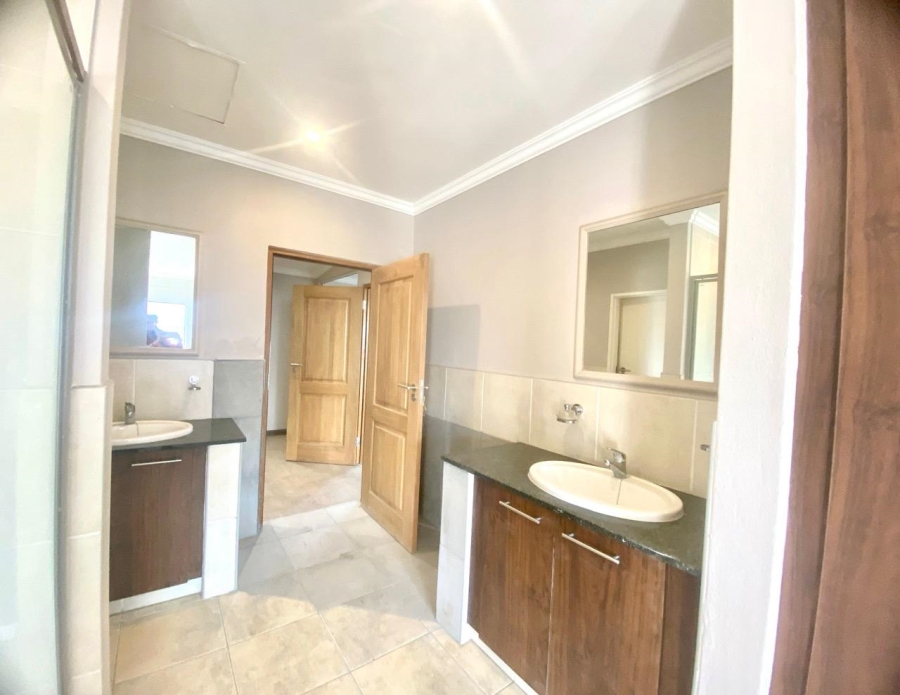 To Let 3 Bedroom Property for Rent in Morningside Gauteng