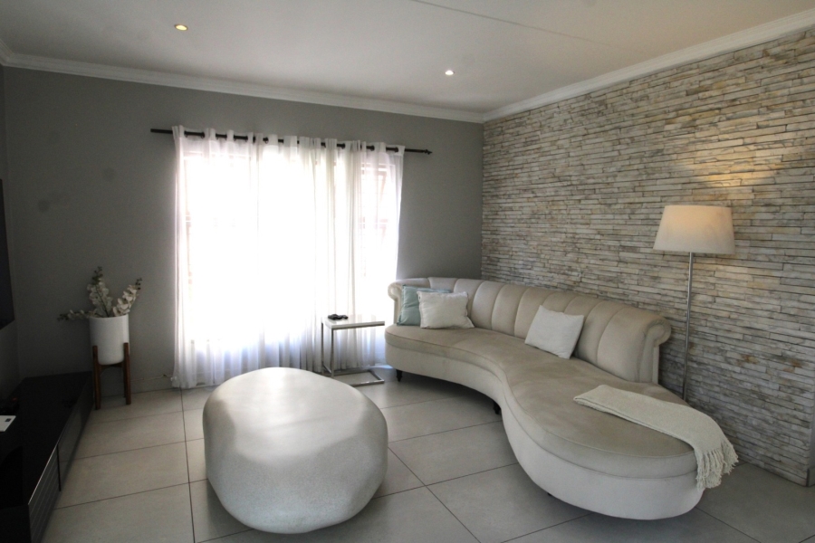 To Let 3 Bedroom Property for Rent in Bryanston Gauteng