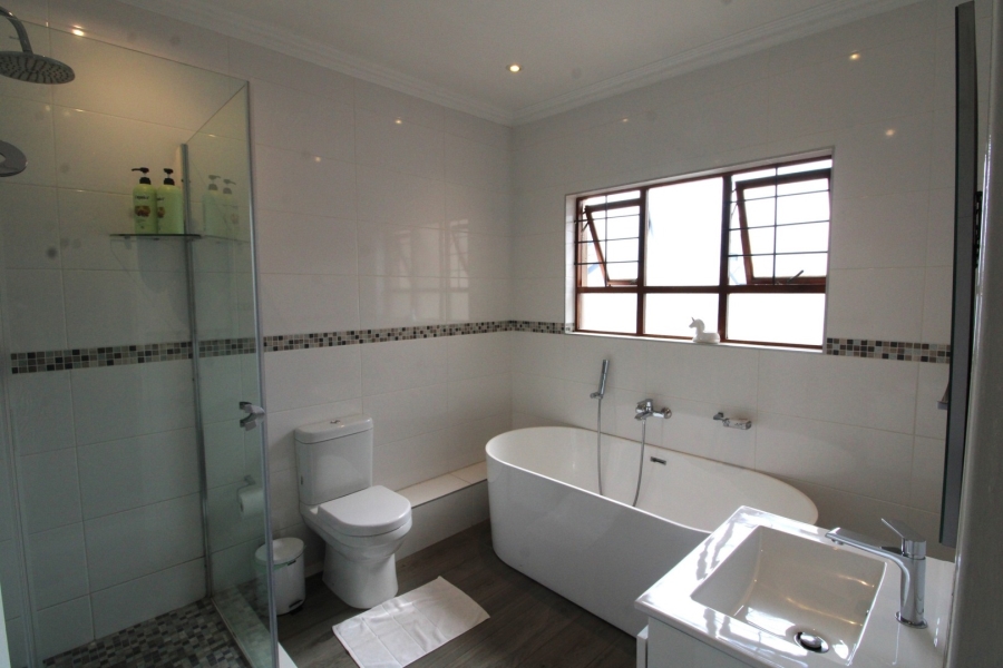 To Let 3 Bedroom Property for Rent in Bryanston Gauteng