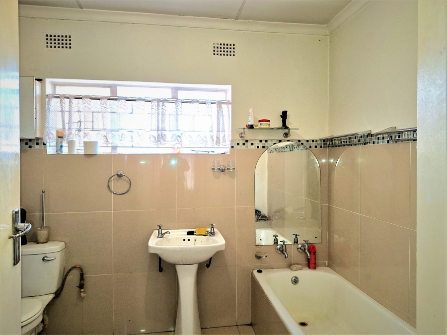 4 Bedroom Property for Sale in Verwoerdpark Gauteng