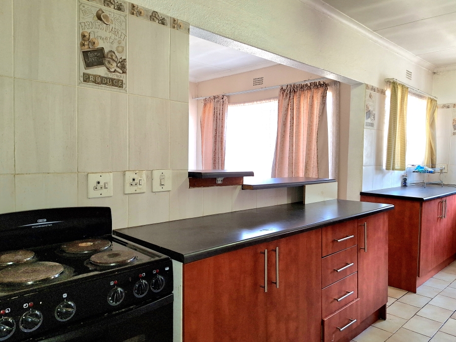 4 Bedroom Property for Sale in Verwoerdpark Gauteng