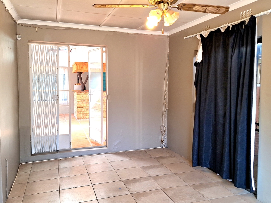 4 Bedroom Property for Sale in Verwoerdpark Gauteng