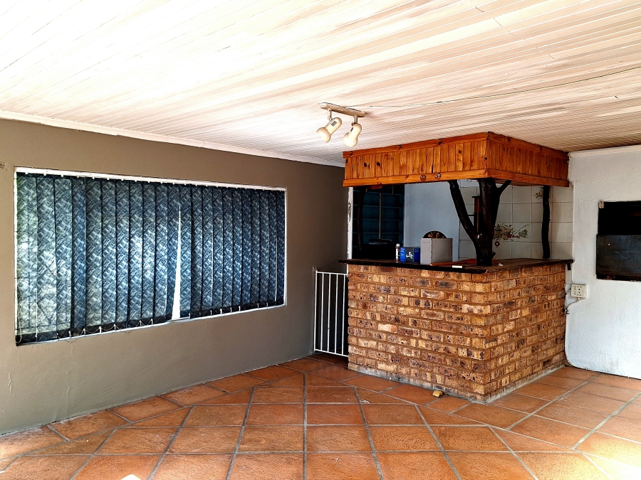 4 Bedroom Property for Sale in Verwoerdpark Gauteng