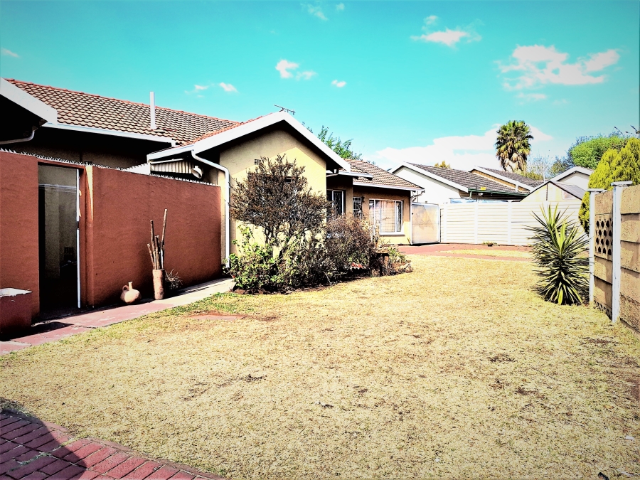 4 Bedroom Property for Sale in Verwoerdpark Gauteng