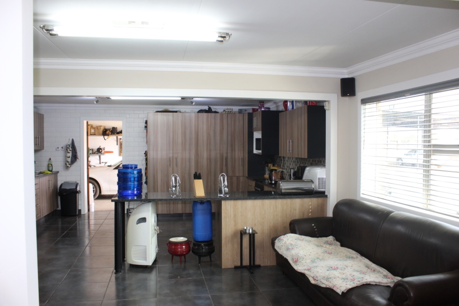 4 Bedroom Property for Sale in Lochvaal Gauteng