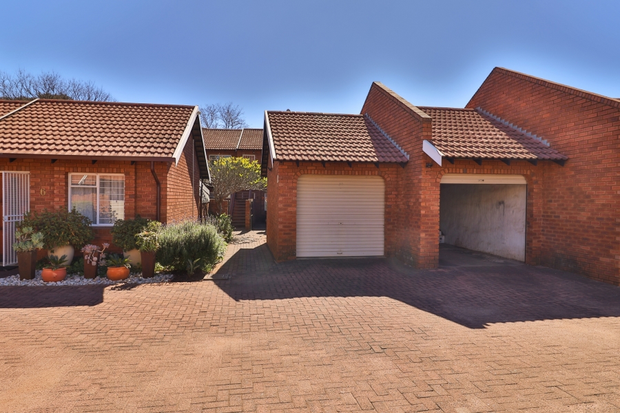 2 Bedroom Property for Sale in Wierda Park Gauteng