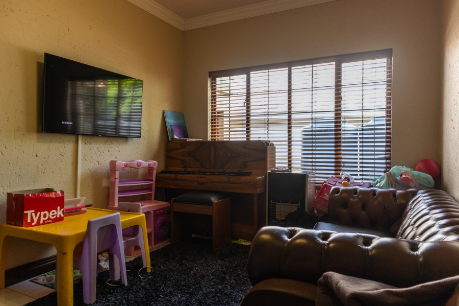 3 Bedroom Property for Sale in Silver Lakes Gauteng