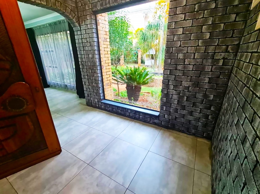 3 Bedroom Property for Sale in Sonneveld Gauteng