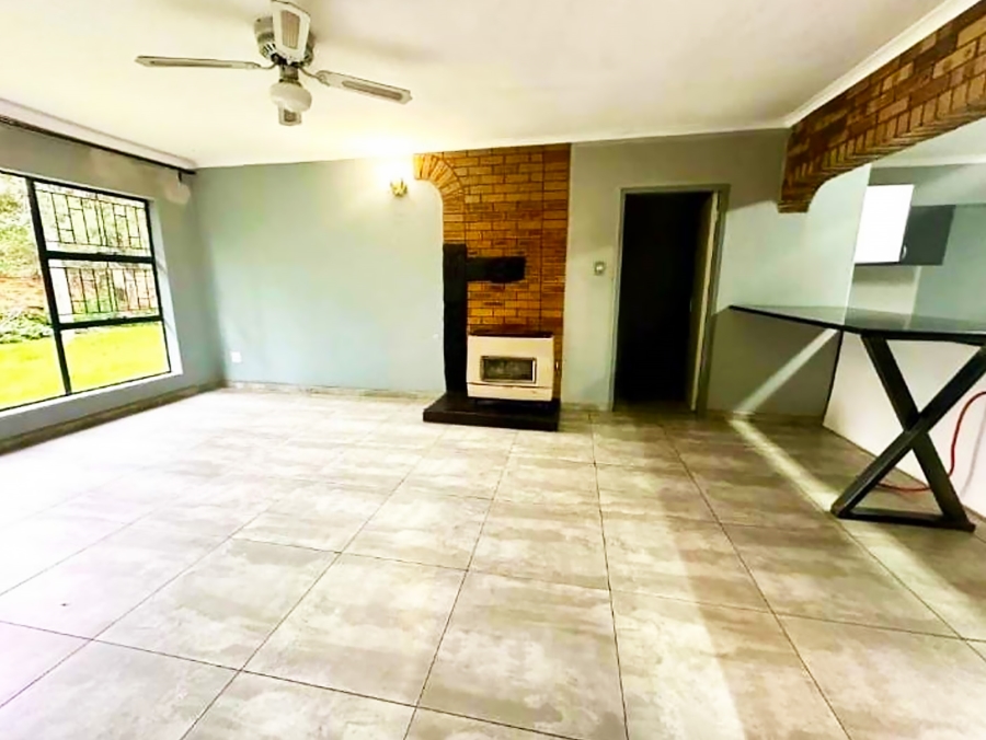 3 Bedroom Property for Sale in Sonneveld Gauteng