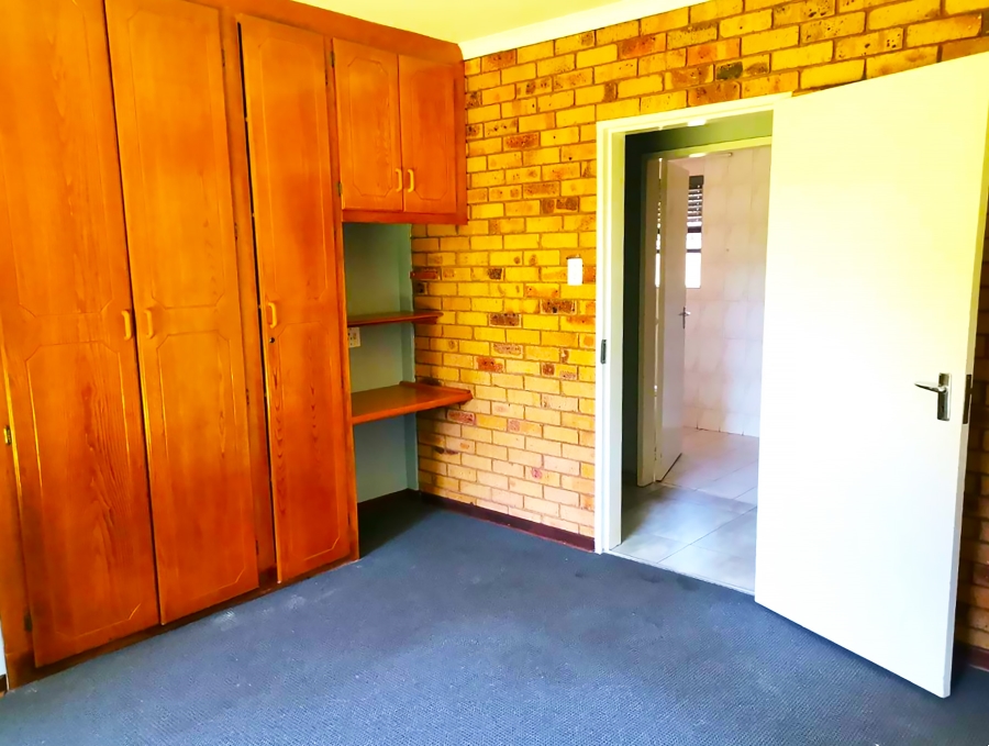 3 Bedroom Property for Sale in Sonneveld Gauteng