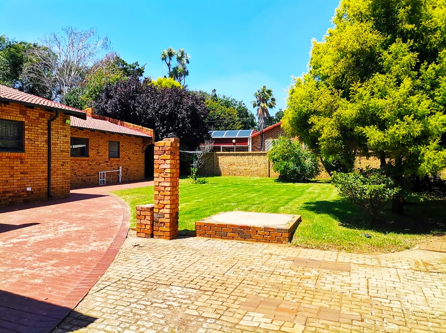 3 Bedroom Property for Sale in Sonneveld Gauteng