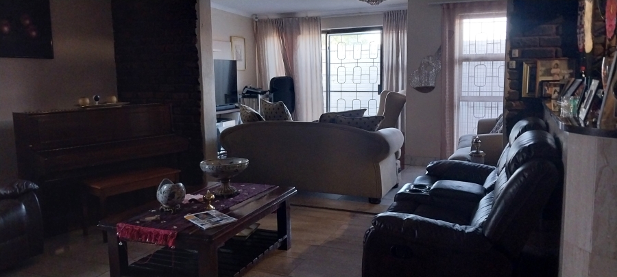 4 Bedroom Property for Sale in Eersterust Gauteng