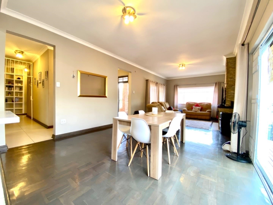 5 Bedroom Property for Sale in Orange Grove Gauteng