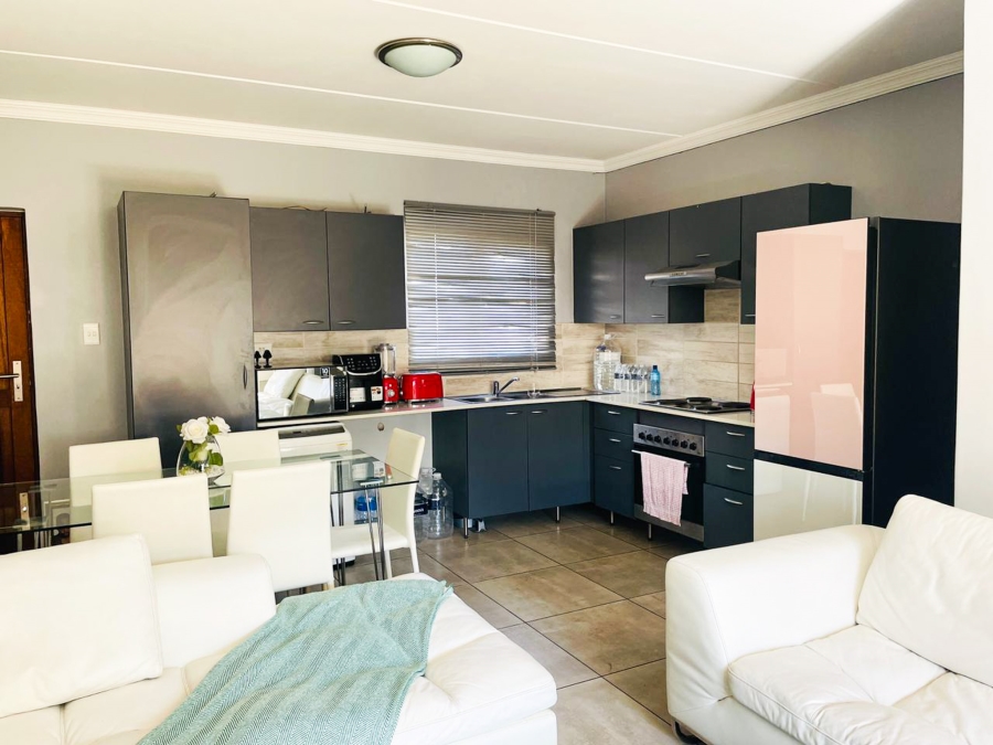 To Let 2 Bedroom Property for Rent in Blue Hills Gauteng