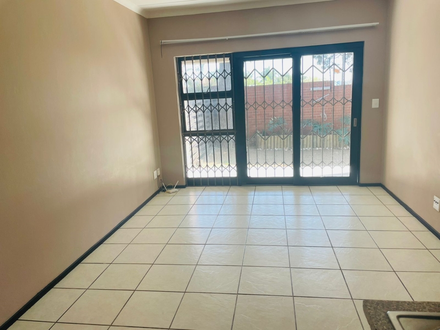 To Let 2 Bedroom Property for Rent in North Riding Gauteng