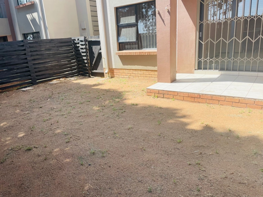 To Let 2 Bedroom Property for Rent in North Riding Gauteng