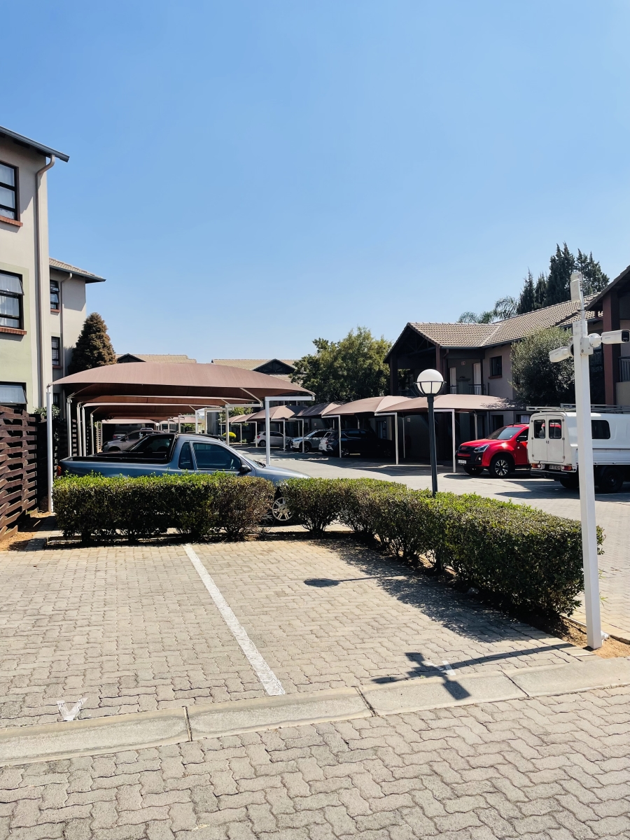 To Let 2 Bedroom Property for Rent in North Riding Gauteng