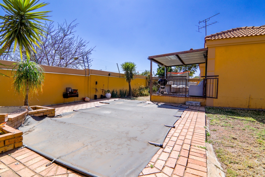 3 Bedroom Property for Sale in Barbeque Downs Gauteng