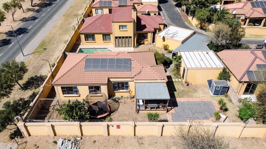 3 Bedroom Property for Sale in Barbeque Downs Gauteng