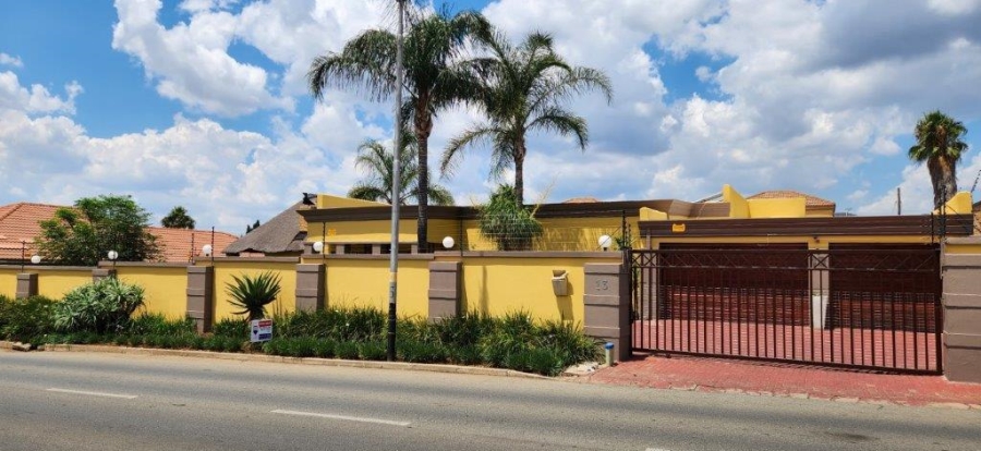 4 Bedroom Property for Sale in New Redruth Gauteng