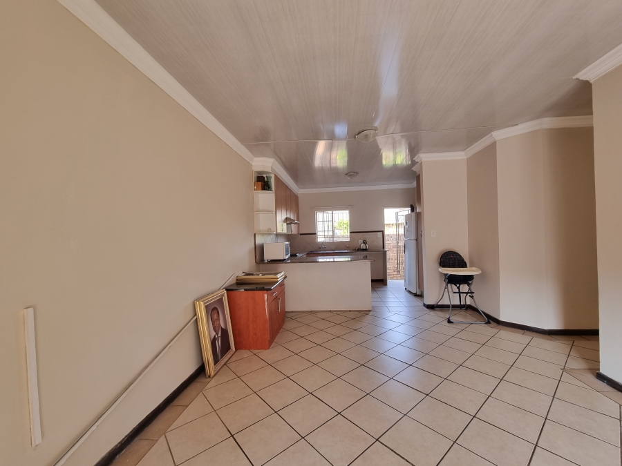 To Let 3 Bedroom Property for Rent in Die Hoewes Gauteng