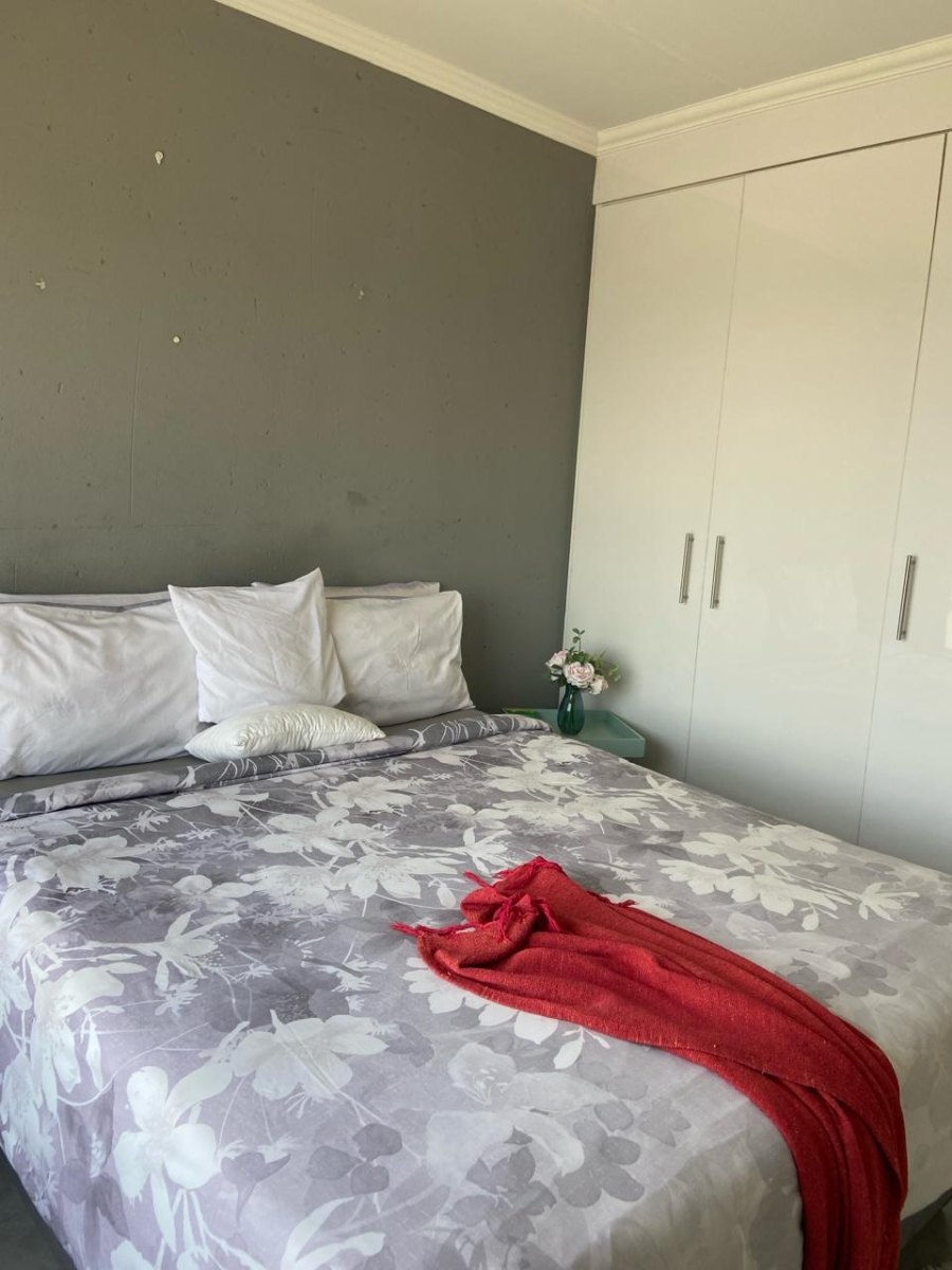 1 Bedroom Property for Sale in Beverley Gauteng