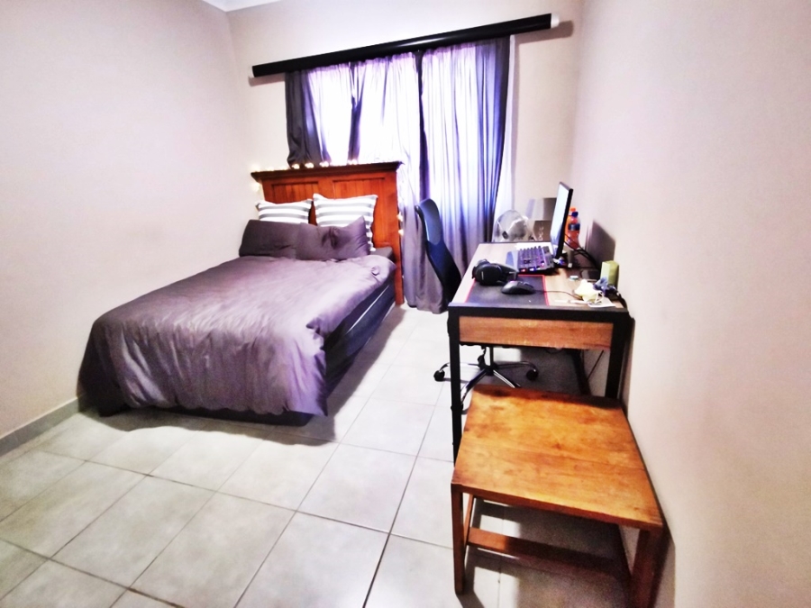 To Let 2 Bedroom Property for Rent in Die Hoewes Gauteng