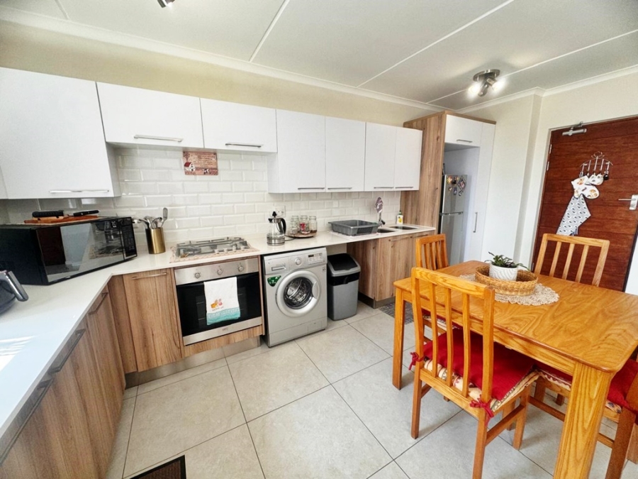 2 Bedroom Property for Sale in Golden Fields Estate Gauteng