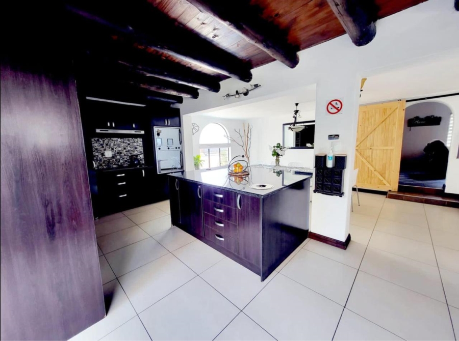 4 Bedroom Property for Sale in Glen Marais Gauteng