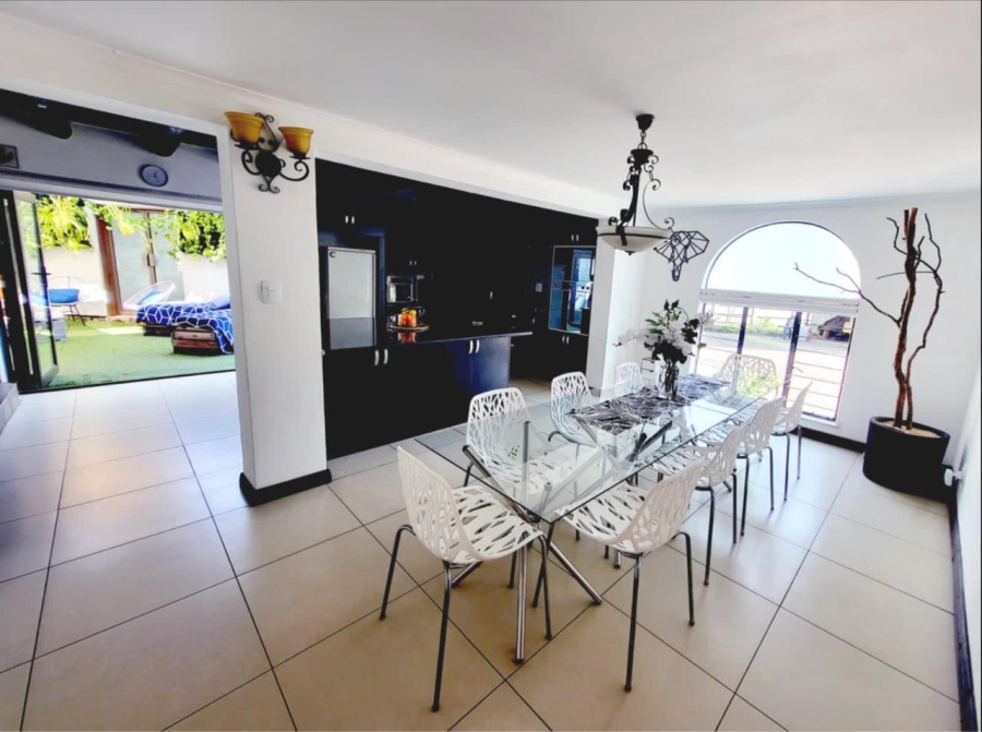 4 Bedroom Property for Sale in Glen Marais Gauteng