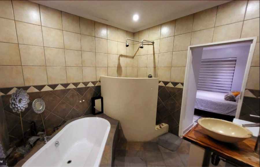 4 Bedroom Property for Sale in Glen Marais Gauteng