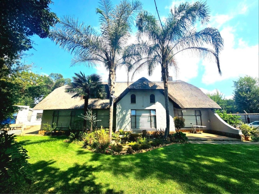 4 Bedroom Property for Sale in Glen Marais Gauteng