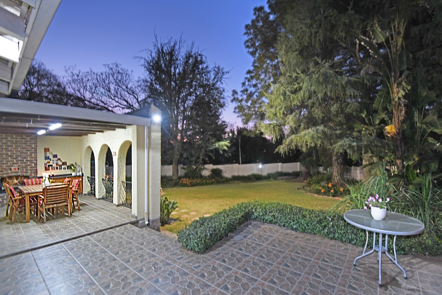 6 Bedroom Property for Sale in Northcliff Gauteng