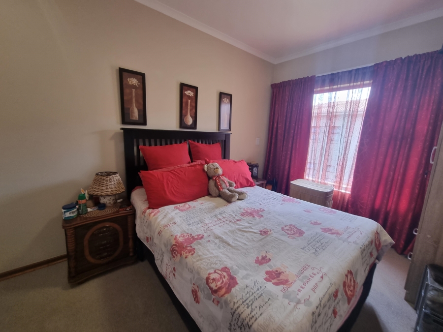 1 Bedroom Property for Sale in The Retreat Gauteng