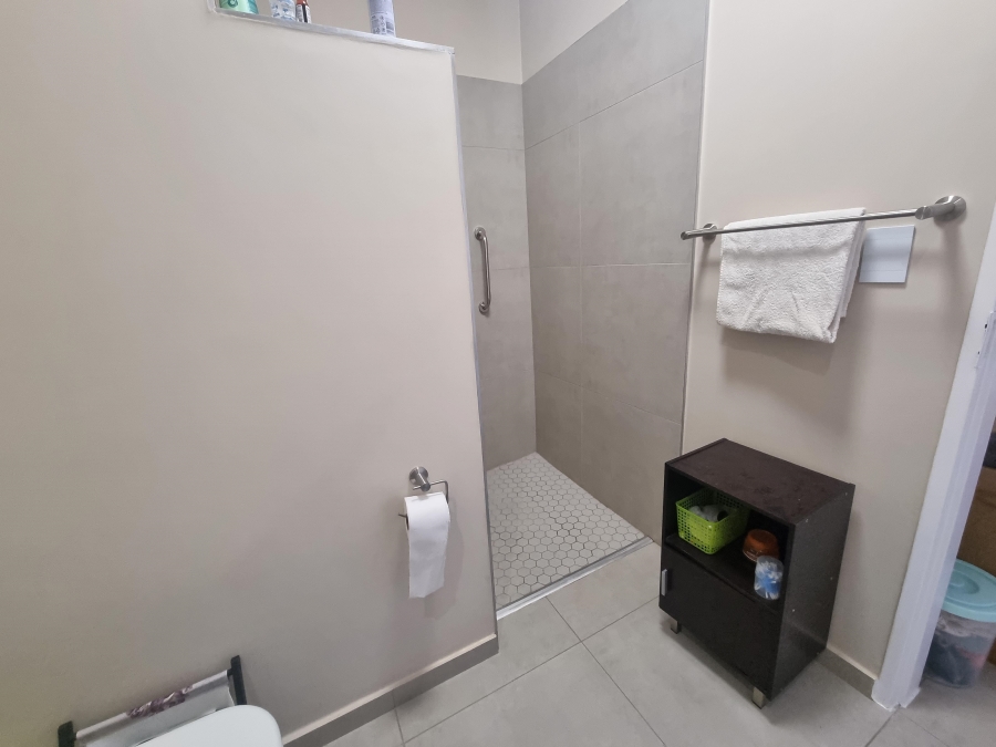 1 Bedroom Property for Sale in The Retreat Gauteng