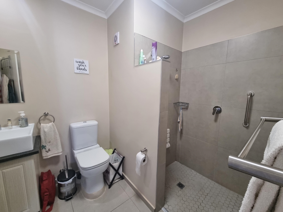 1 Bedroom Property for Sale in The Retreat Gauteng