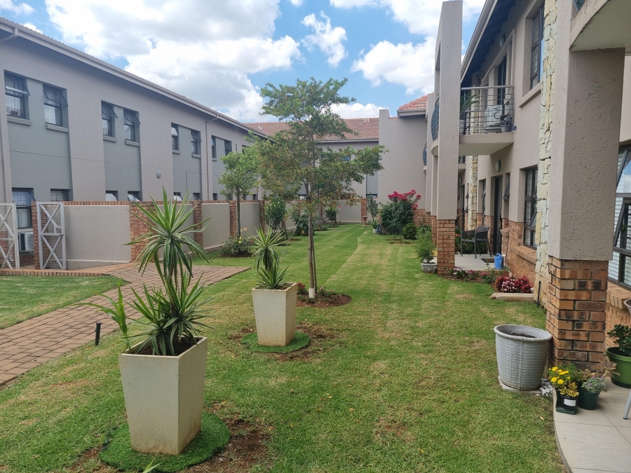 1 Bedroom Property for Sale in The Retreat Gauteng