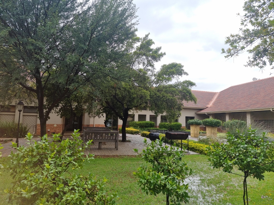 1 Bedroom Property for Sale in The Retreat Gauteng