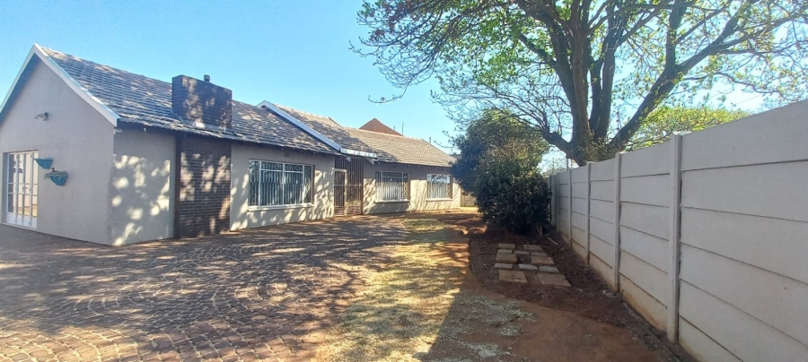 3 Bedroom Property for Sale in Dalpark Gauteng