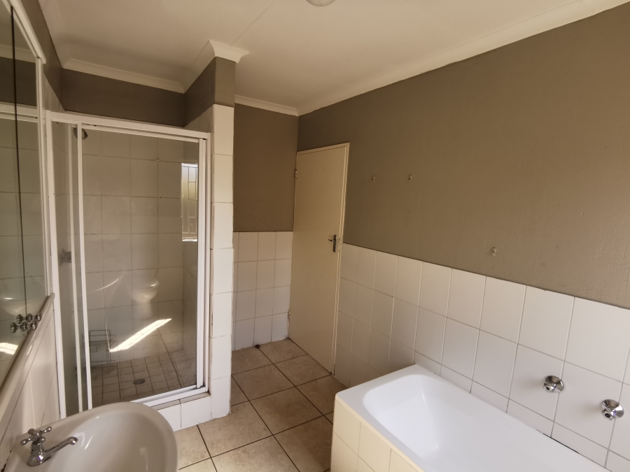 3 Bedroom Property for Sale in Esther Park Gauteng