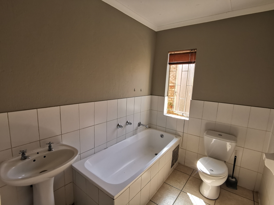 3 Bedroom Property for Sale in Esther Park Gauteng